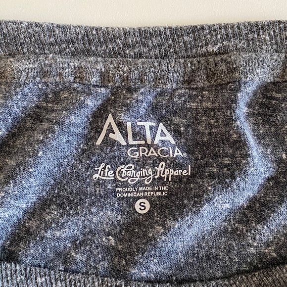 The George Washington University long sleeve t-shirt, size small - Picture 4 of 5